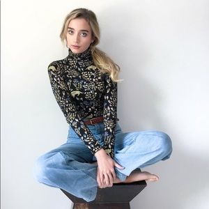 NWOT thief and bandit top (sm)